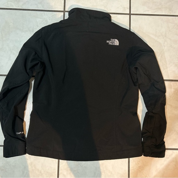 The North Face Classic Black Softshell Jacket - Picture 3 of 4